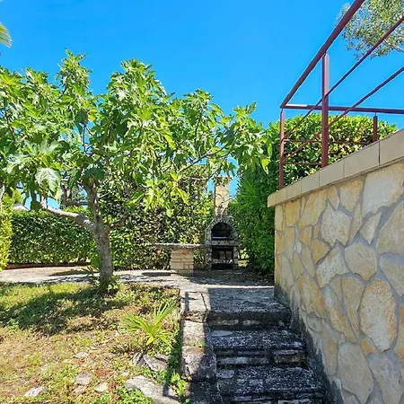 Am Strand Gelegenes Ferienhaus Mit Meerblick, Aussendusche, Grill Dajla